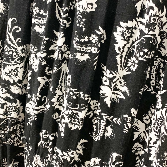 Elle Sleeveless Floral Dress with Rounded Neckline - Picture 6 of 8